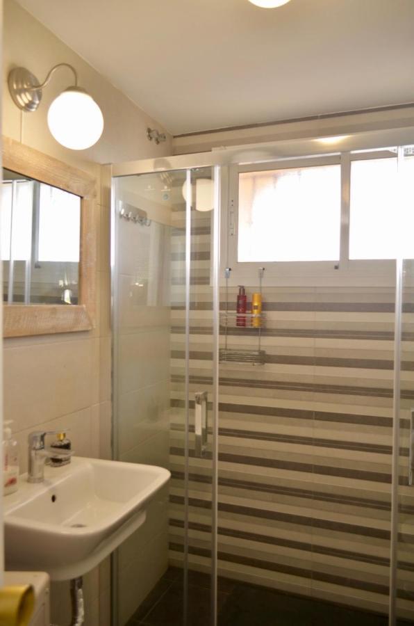 Apartament Carihuela Un Dormitorio Junto Al Mar Torremolinos Zewnętrze zdjęcie