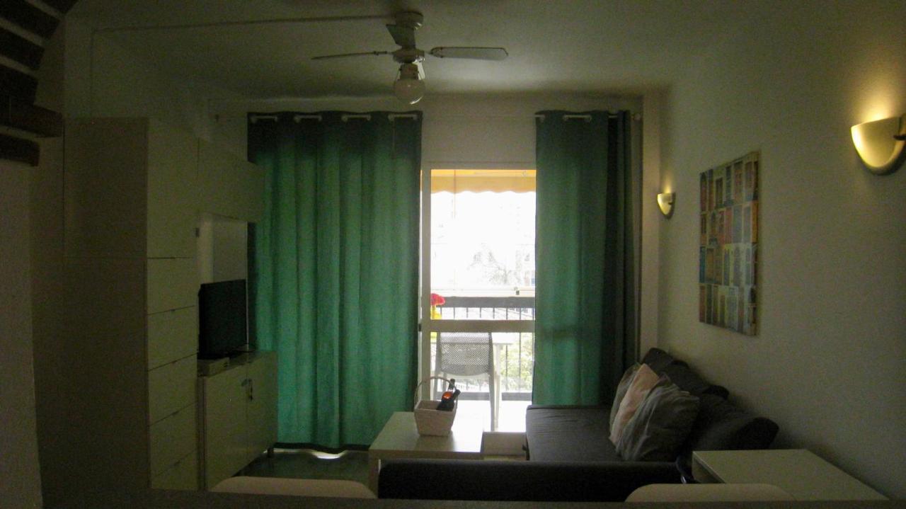 Apartament Carihuela Un Dormitorio Junto Al Mar Torremolinos Zewnętrze zdjęcie